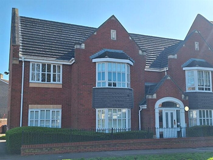 2 Bedroom Flat For Sale In Knaresborough Court, Bletchley, Milton Keynes, MK3
