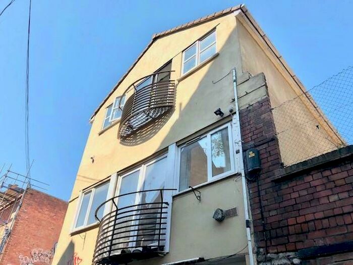 2 Bedroom Flat To Rent In Moon Street, Stokes Croft, Bristol, BS2
