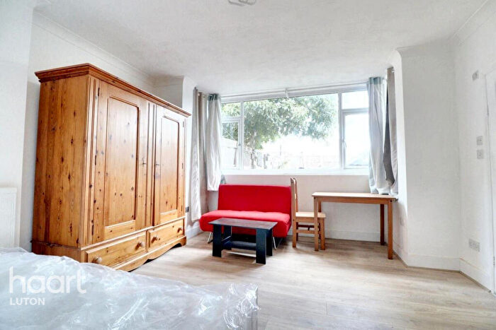 1 Bedroom Apartment For Sale In Studley Road, Luton, LU3