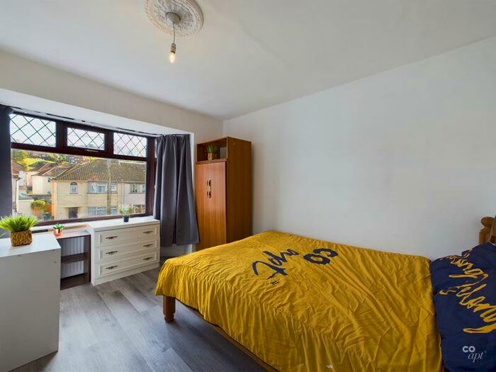 5 Bedroom Semi-Detached House To Rent In Upper Bevendean Avenue, Brighton, BN2