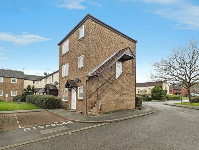 2 Bedroom Flat For Sale In Sandown, Whitley Bay, Tyne And Wear, NE25