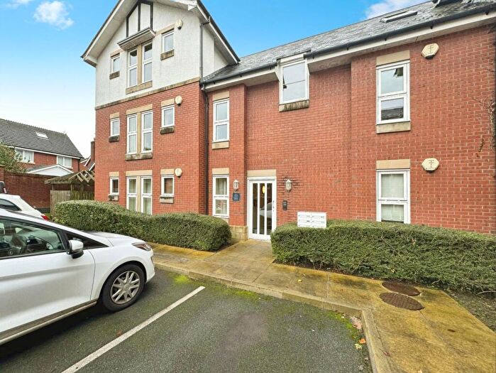 2 Bedroom Flat To Rent In Bronington Close, Northenden, Manchester, M22