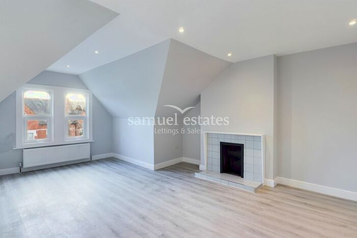1 Bedroom Flat To Rent In Flat, Streathbourne Road, SW17