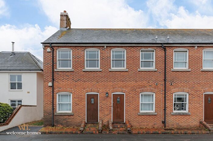 2 Bedroom Flat To Rent In Purewell, Christchurch, BH23