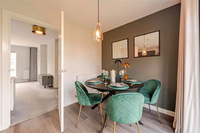 3 Bedroom Semi-Detached House For Sale In The Avenue, Lighthorne Heath, Leamington Spa, CV33