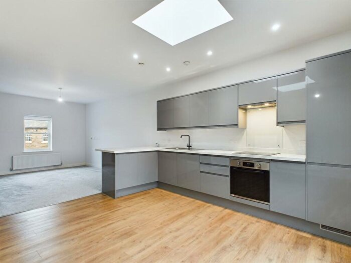 2 Bedroom Flat To Rent In Ripon Road, Killinghall, HG3