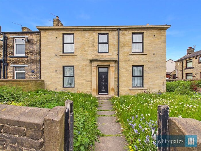 3 Bedroom End Of Terrace House For Sale In Rooley Lane, Bradford, West Yorkshire, BD4