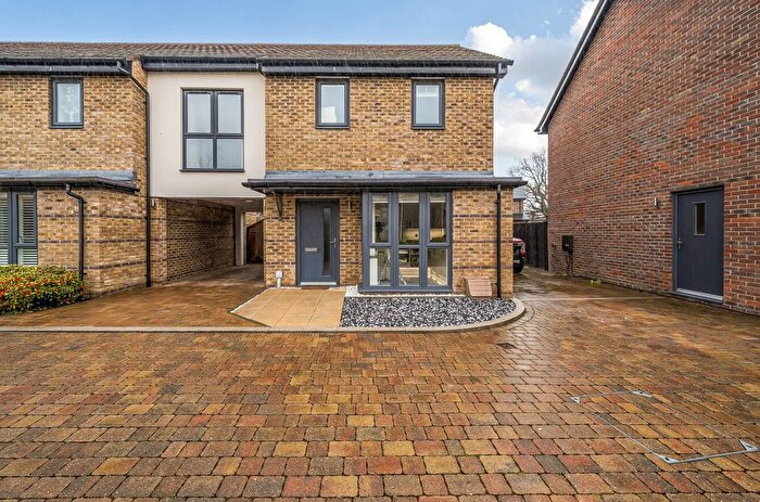 2 Bedroom Link Detached House For Sale In Pintail Place, Arborfield Green, Reading, Berkshire, RG2