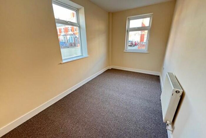 2 Bedroom Flat To Rent In Brithdir Street Cardiff, CF24