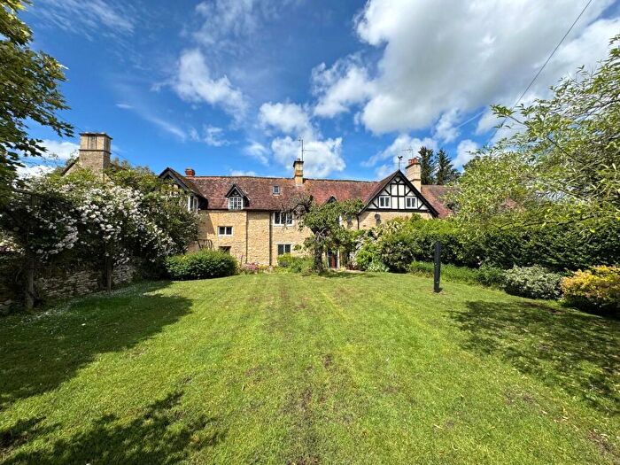 4 Bedroom Terraced House For Sale In Beckford, Tewkesbury, Gloucestershire, GL20