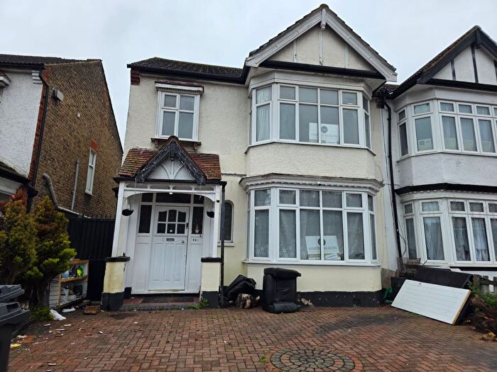 4 Bedroom Semi-Detached House To Rent In Cranbrook Road, IG2
