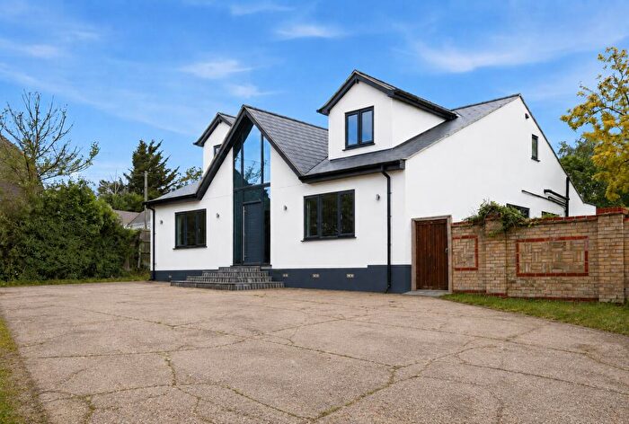 5 Bedroom Detached House For Sale In Lower Dunton Road, Horndon-on-the-Hill, SS17