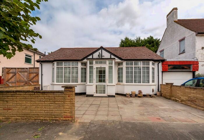 3 Bedroom Bungalow To Rent In Rural Way, Tooting, London, SW16