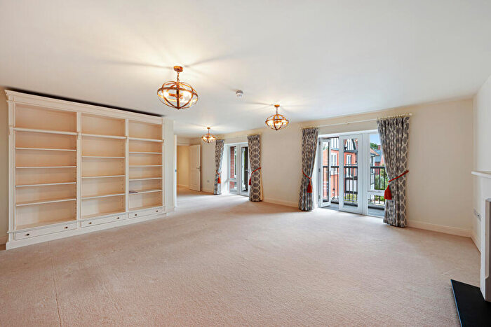 2 Bedroom Retirement Property For Sale In The Grange, Gifford Lea, Cheshire, CH3