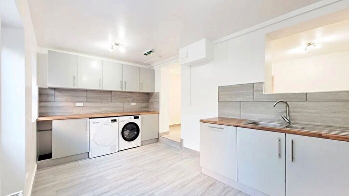 7 Bedroom Terraced House To Rent In Garnet Walk, London, E6
