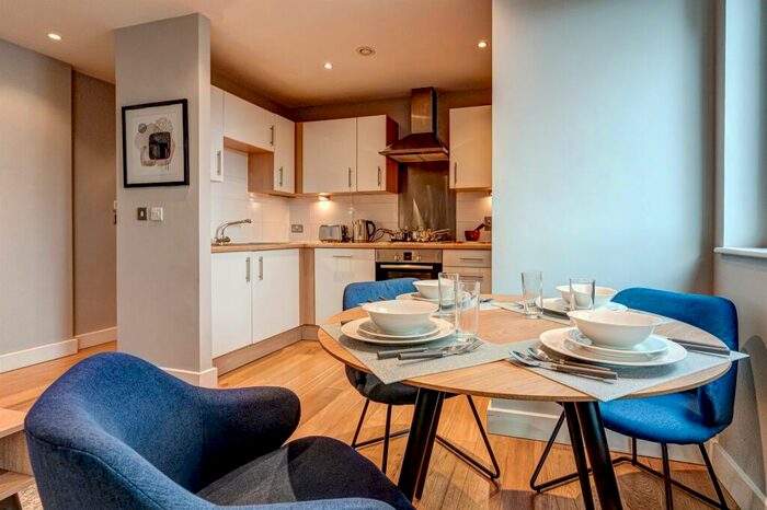 1 Bedroom Flat To Rent In Bute Terrace, Cardiff, CF10