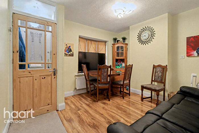 2 Bedroom Terraced House For Sale In Whitehorse Road, Croydon, CR0