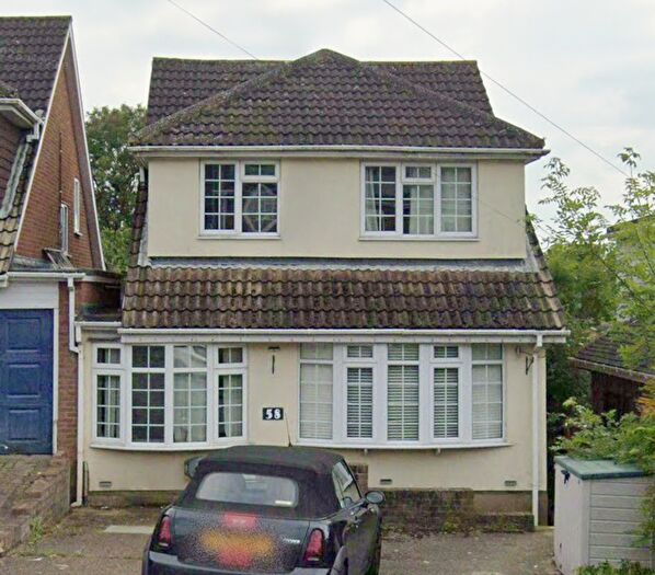 4 Bedroom Link Detached House For Sale In Southwell Road, Benfleet, Essex, SS7