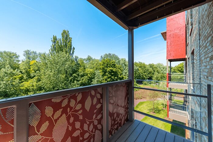2 Bedroom Flat To Rent In Blondin Way, SE16