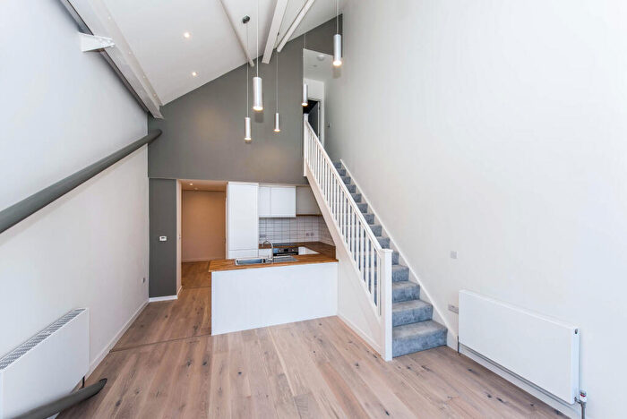 1 Bedroom Apartment To Rent In Becketts Place, KT1