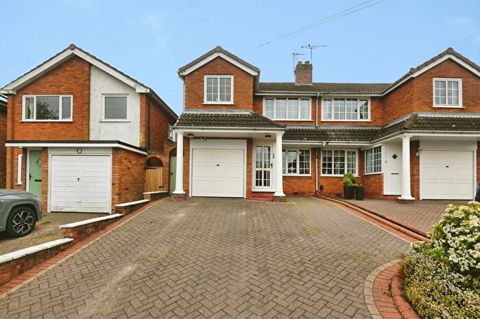 3 Bedroom Semi-Detached House For Sale In Potters Lane, Polesworth, Tamworth, B78