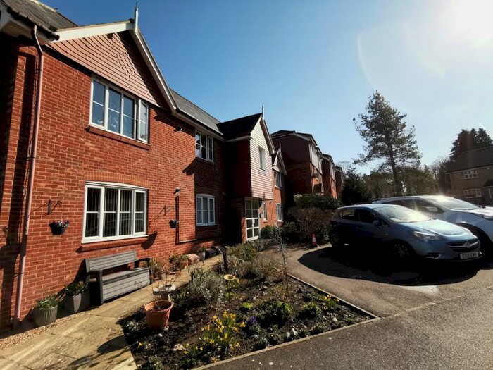 1 Bedroom Flat To Rent In The Cedars, Sellindge, Ashford, TN25