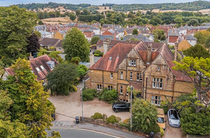 3 Bedroom End Of Terrace House For Sale In The Avenue, Sherborne, DT9