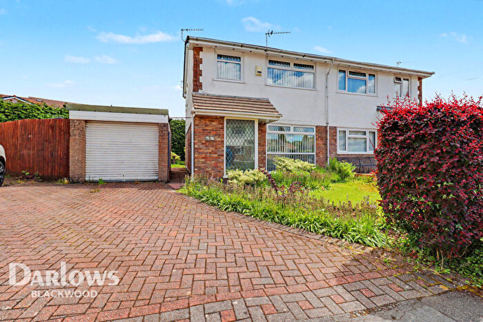 3 Bedroom Semi-Detached House For Sale In Crown Lane, Blackwood, NP12