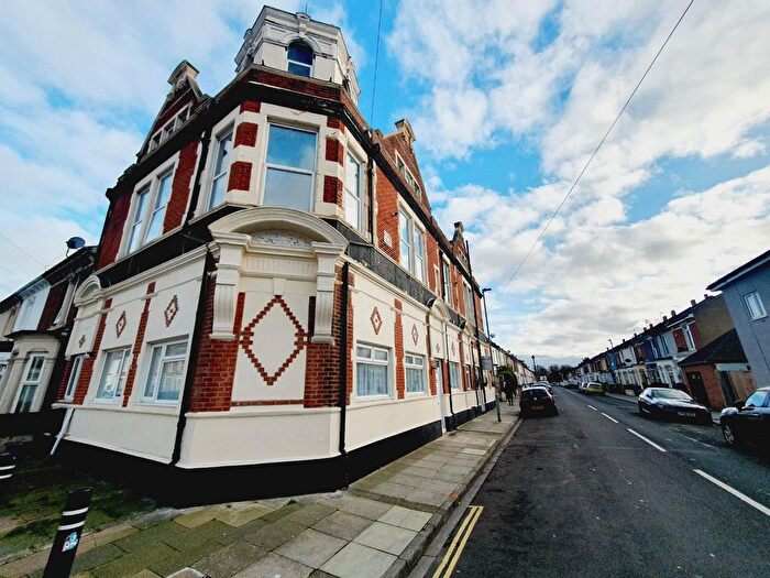 2 Bedroom Flat To Rent In Queens Road, Portsmouth, Hampshire, PO2