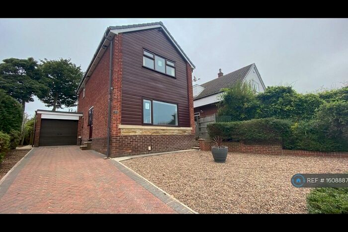 3 Bedroom Detached House To Rent In Paddock Close, Bradford, BD12