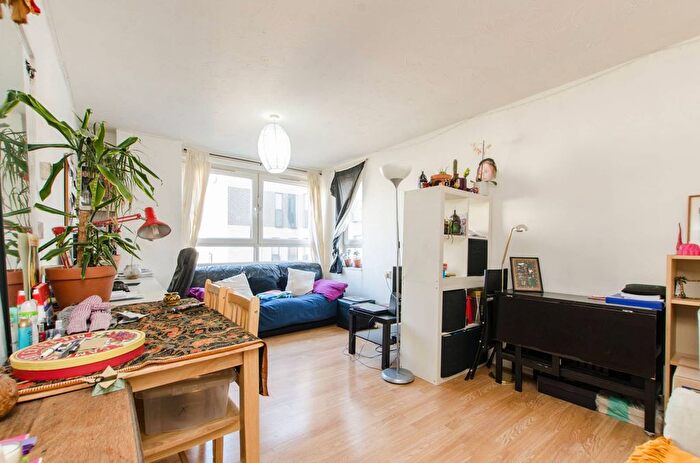 1 Bedroom Flat For Sale In Hoxton Street, Hoxton, London, N1