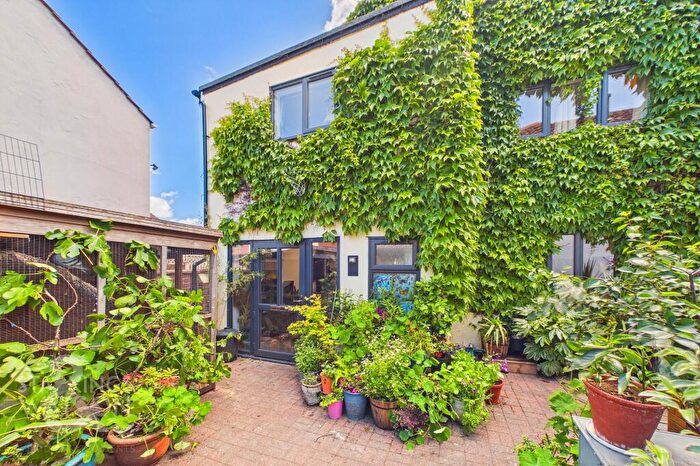 5 Bedroom Detached House For Sale In Sandringham Road, Lowestoft, NR32