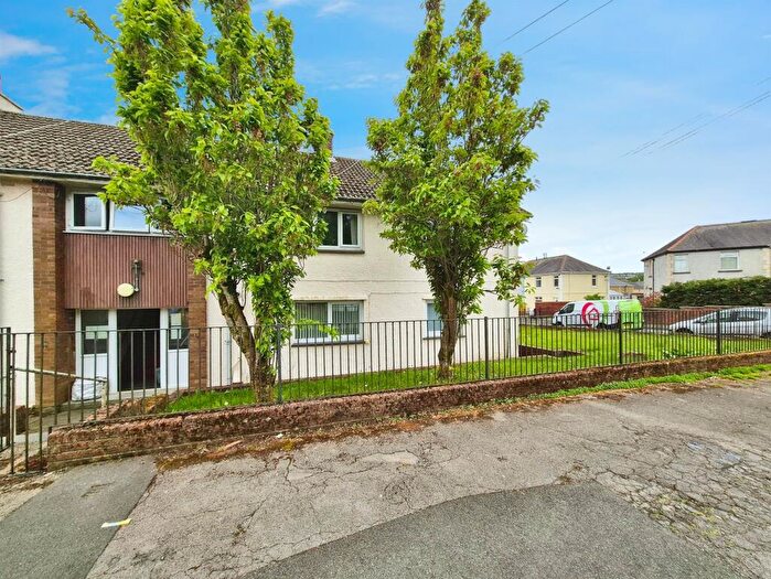 2 Bedroom Flat For Sale In Heol Penycae, Ebbw Vale, NP23