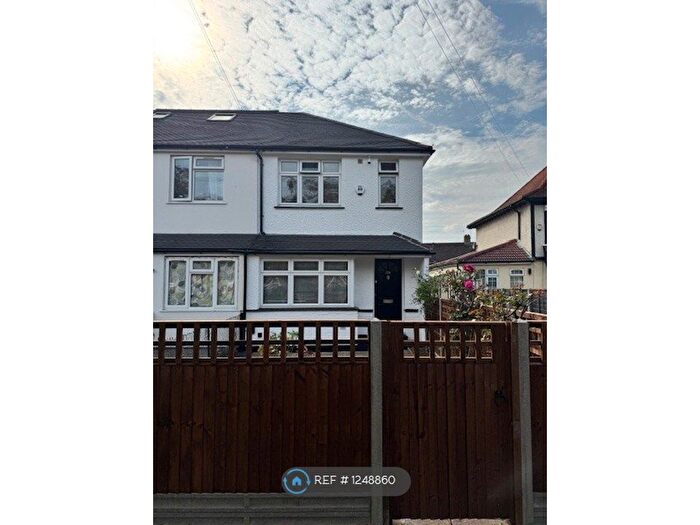 2 Bedroom End Of Terrace House To Rent In Harlington Road, Uxbridge, UB8