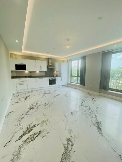 2 Bedroom Flat To Rent In Barundi Court, The Mall, W5