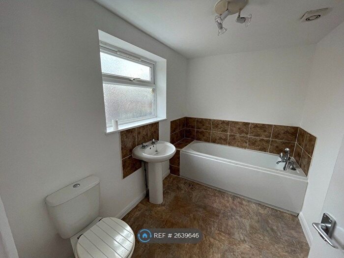 2 Bedroom End Of Terrace House To Rent In Southwick Road, Sunderland, SR5