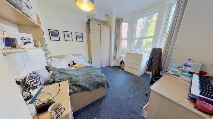 7 Bedroom Terraced House To Rent In Regent Park Terrace, Hyde Park, Leeds, LS6