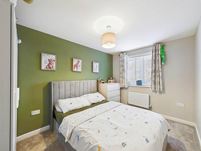 3 Bedroom Detached House For Sale In Oak Tree Crescent, Knottingley, WF11