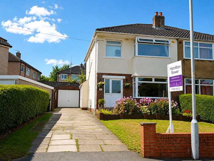 3 Bedroom Semi-Detached House For Sale In Brantwood Crescent, Bradford, BD9