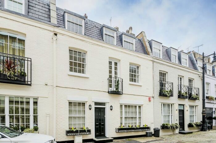3 Bedroom Mews House To Rent In Eaton Mews North, London, SW1X