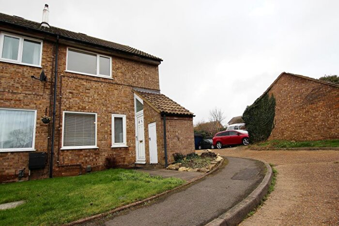 3 Bedroom Semi-Detached House To Rent In Landsdowne Road, Yaxley, Peterborough, Cambridgeshire, PE7