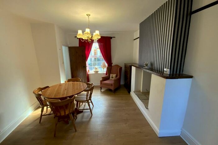 2 Bedroom Cottage For Sale In Furnace Lane, Sheffield, S13