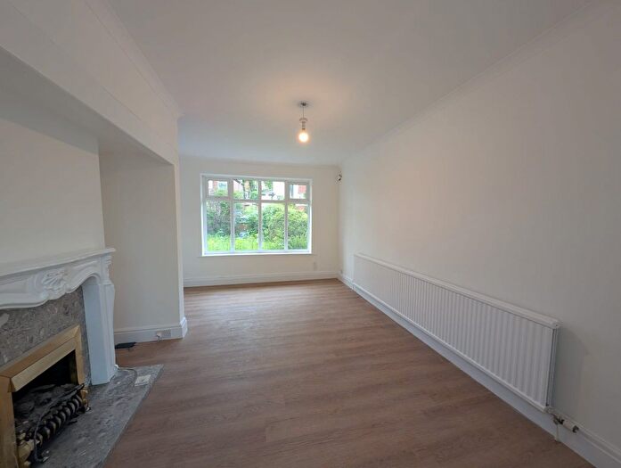 3 Bedroom Semi-detached House To Rent In Agecroft Road West, Prestwich, M25
