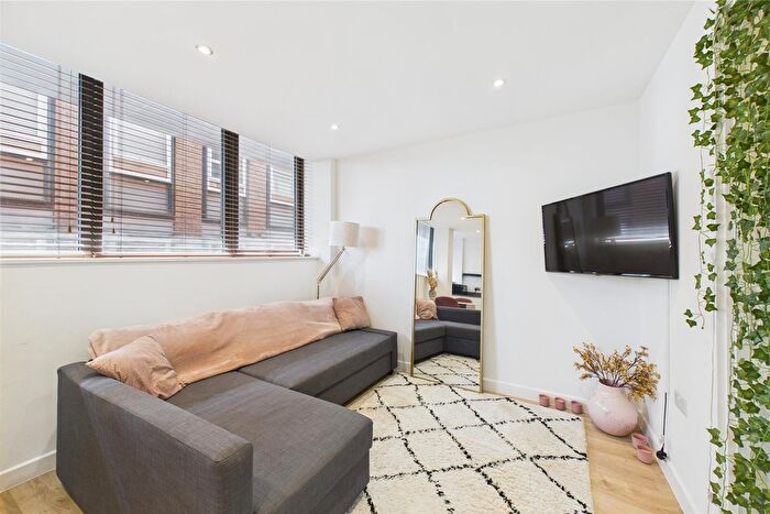 1 Bedroom Flat To Rent In Stanmore Hill, Stanmore, HA7
