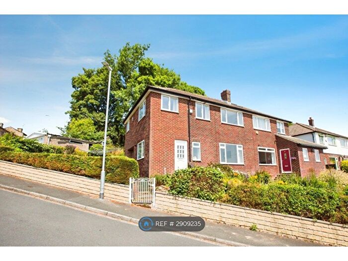 4 Bedroom Semi-detached House To Rent In Hill View Gardens, Halifax, HX3