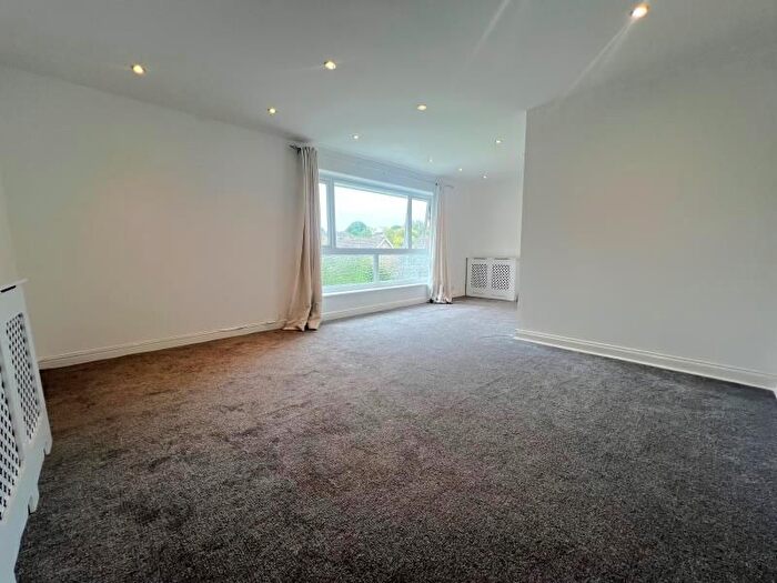 3 Bedroom Flat To Rent In Broad Street, Guildford, GU3