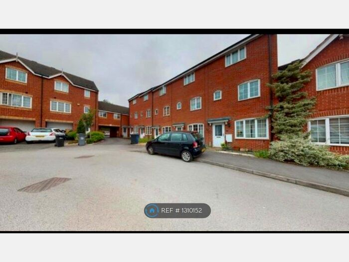 3 Bedroom End Of Terrace House To Rent In Godwin Way, Stoke-On-Trent ST4