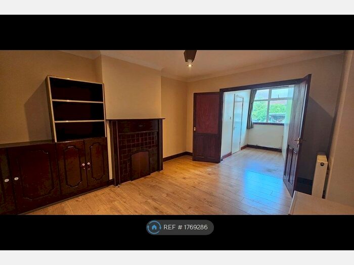 4 Bedroom Terraced House To Rent In Review Road, London, NW2