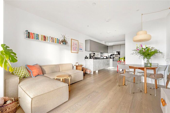 1 Bedroom Flat For Sale In Sutherland Road, Walthamstow, London, E17