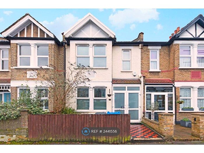 2 Bedroom Maisonette To Rent In Aston Road, London, SW20